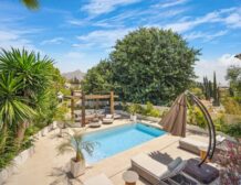 Garden with swimming pool