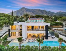 Detached Villa in Nagüeles